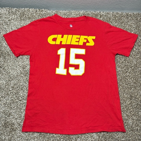 NFL Mahomes Chiefs Boy’s Large Red Tee - Picture 2 of 9